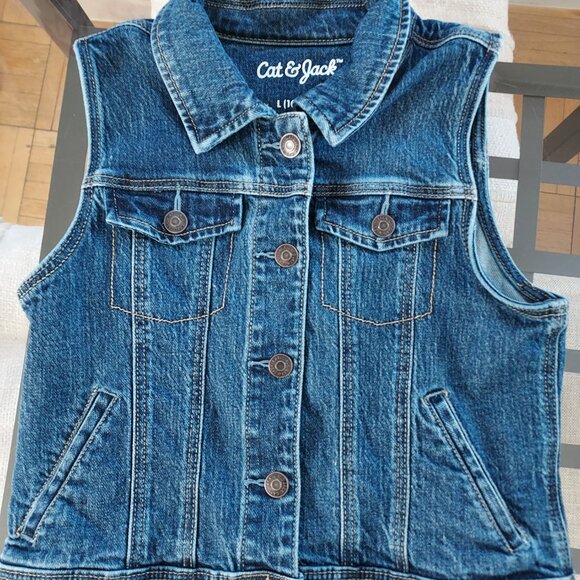 Cat & Jack girls jean jacket vest size L (10-12) blue medium wash - Picture 3 of 8